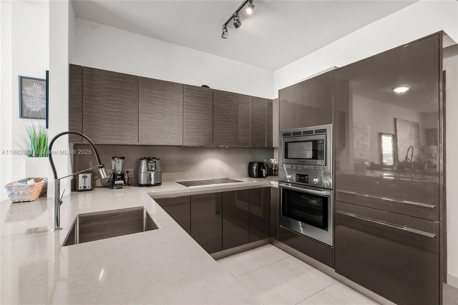 THE BONDO (1080 BRICKELL) - Residential