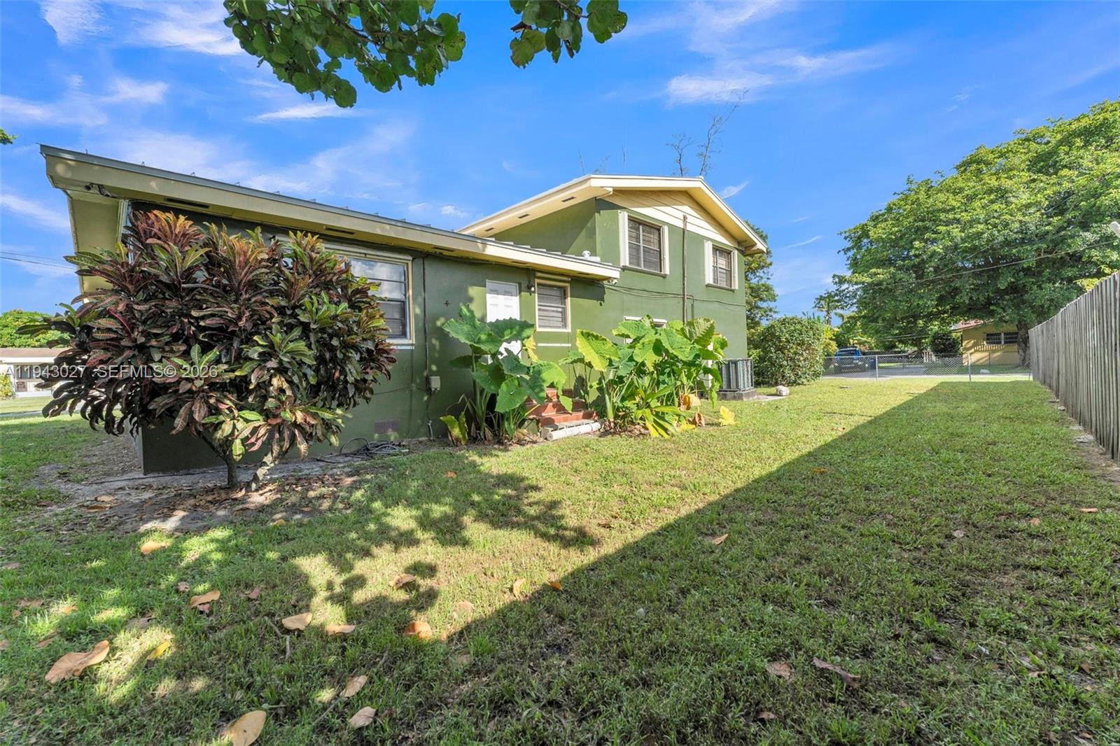 GOLF PARK SEC 2 REV - Residential Lease