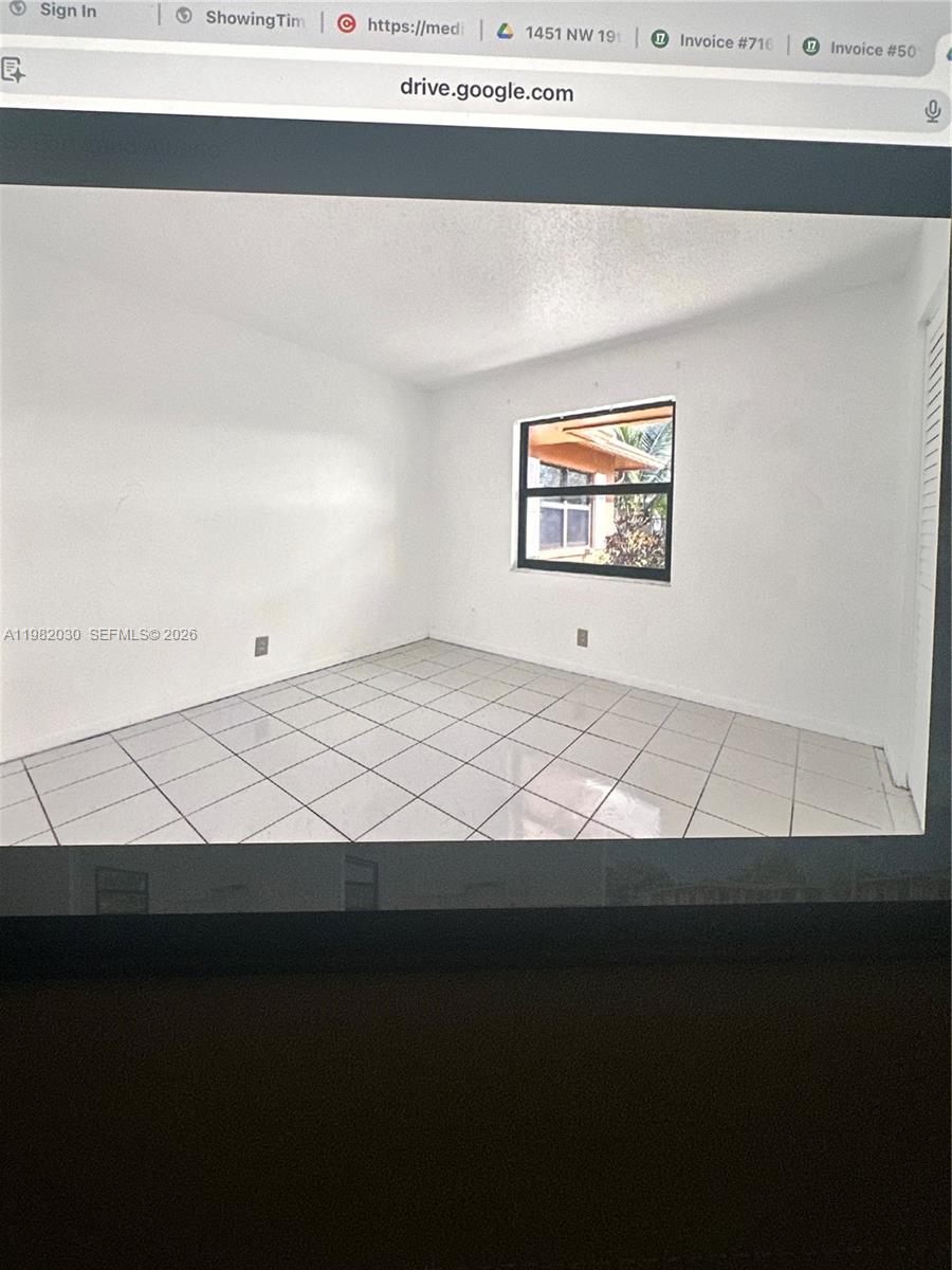 FT LAUDERDALE ESTATES - Residential Income