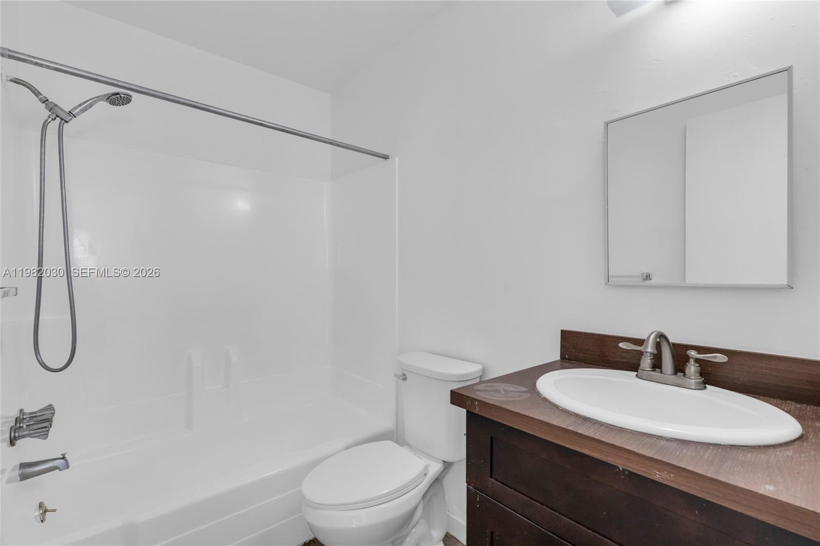 FT LAUDERDALE ESTATES - Residential Income