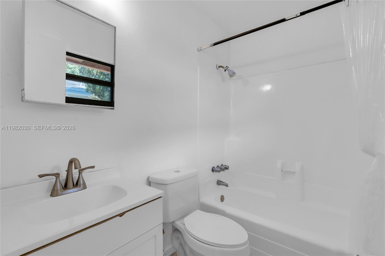 FT LAUDERDALE ESTATES - Residential Income