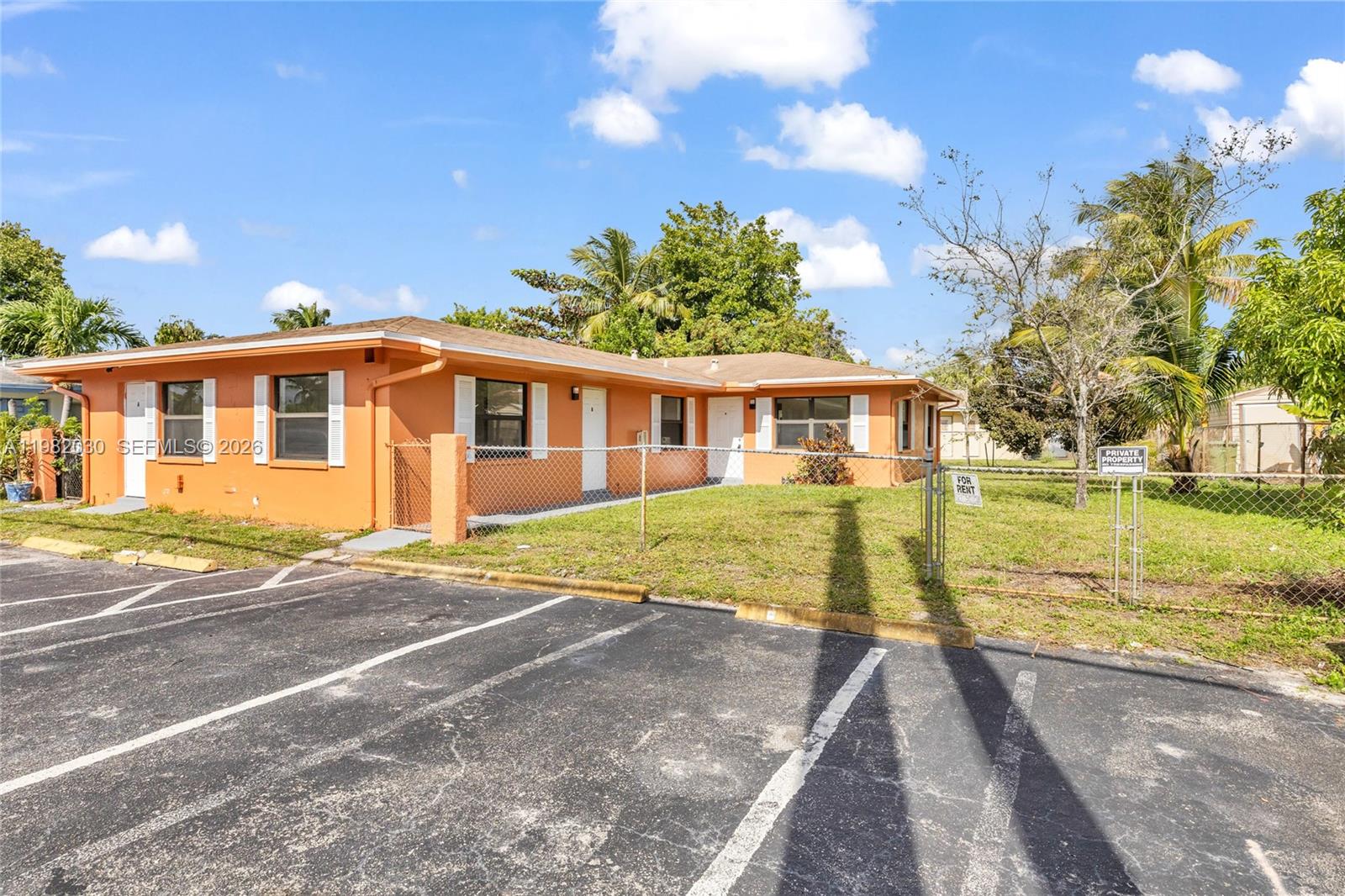 FT LAUDERDALE ESTATES - Residential Income