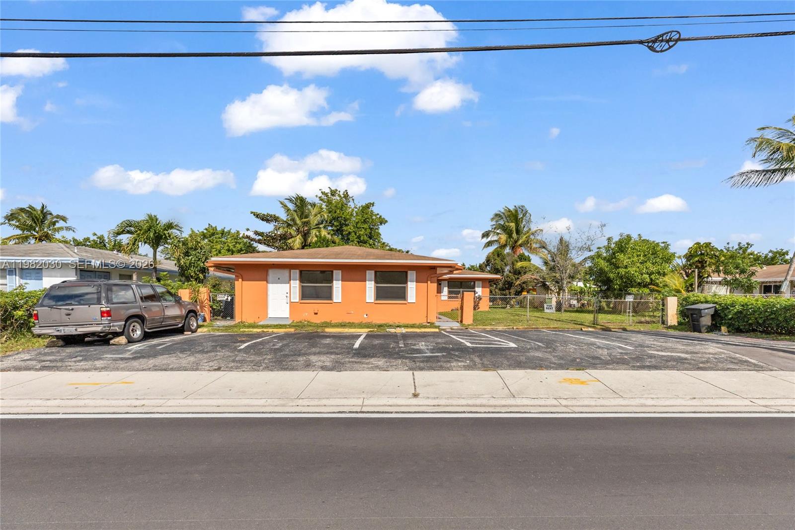 FT LAUDERDALE ESTATES - Residential Income