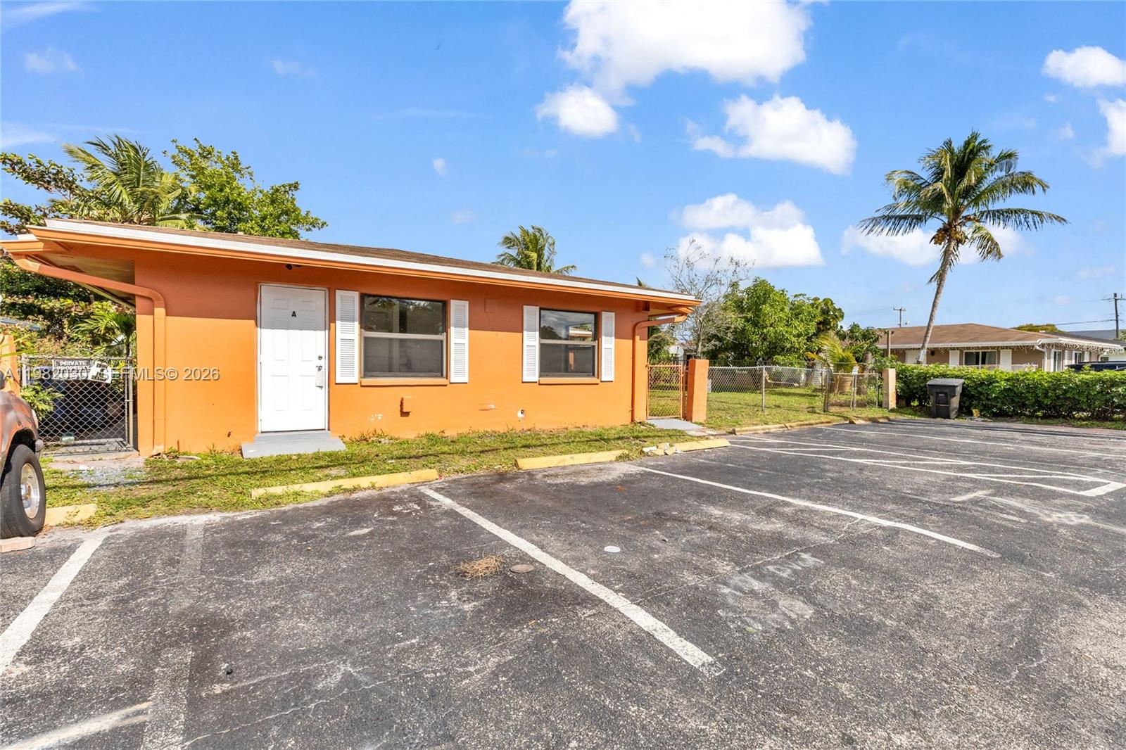 FT LAUDERDALE ESTATES - Residential Income