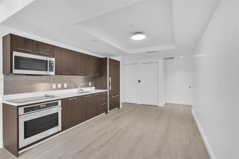 55 SW 9th St 1109 Miami FL 33130