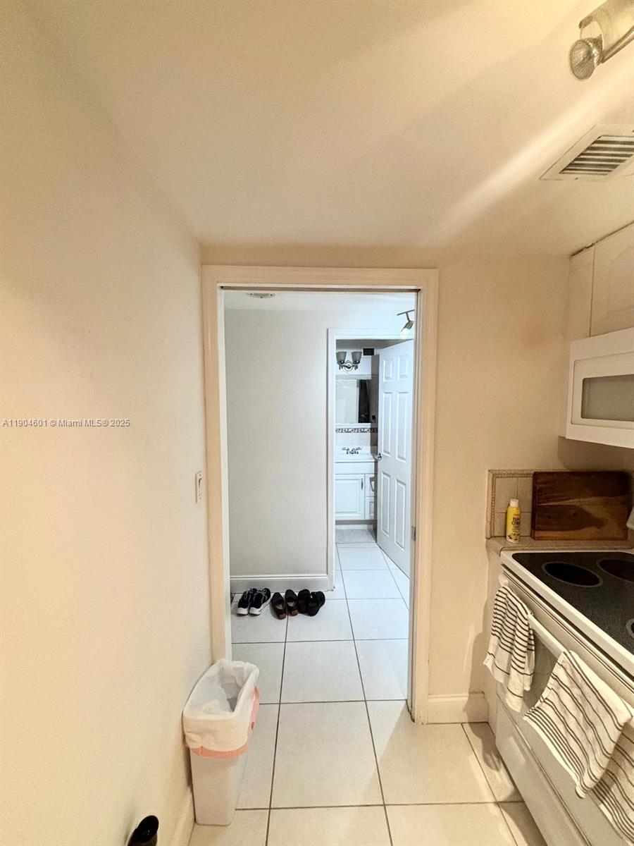 FOUR AMBASSADORS CONDO PH - Residential Lease