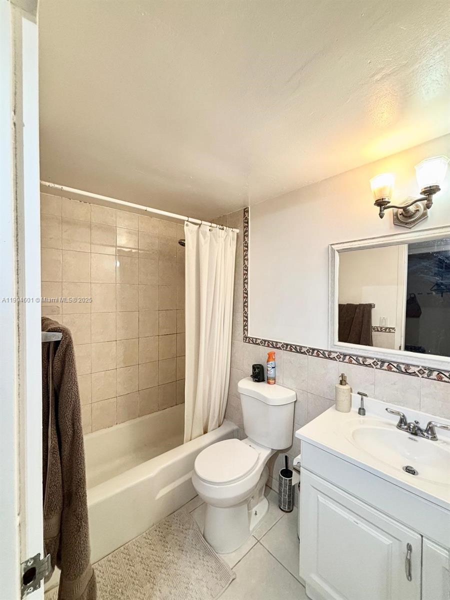 FOUR AMBASSADORS CONDO PH - Residential Lease