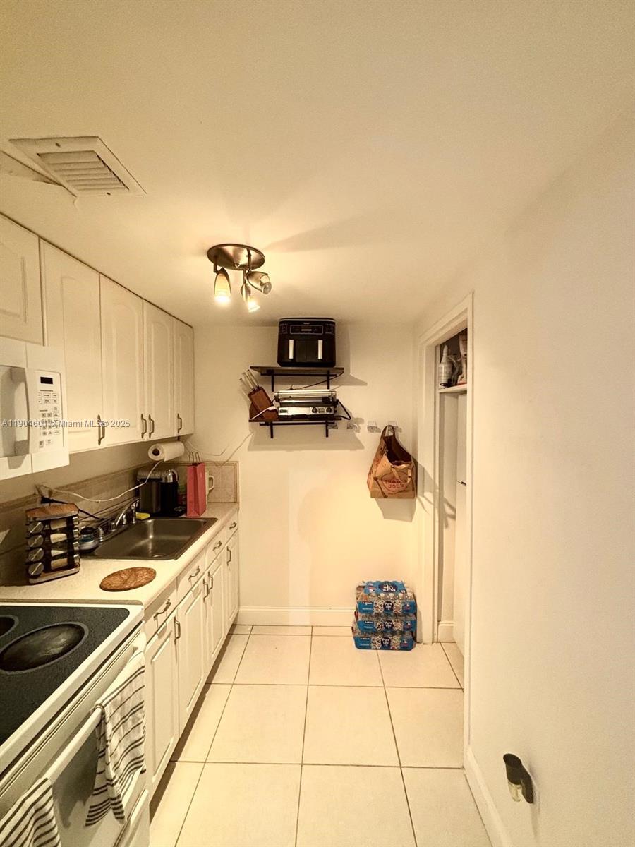 FOUR AMBASSADORS CONDO PH - Residential Lease