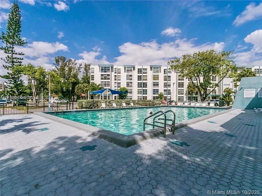 AVILA CONDO - Residential