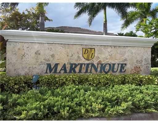 COMPLETE REMODELED, READY TO MOVE, GREAT COMMUNITY, LOT OF AMENITIES. SHOWING ONLY THURSDAY AND SATURDAYS FROM 1 TO 6 PM