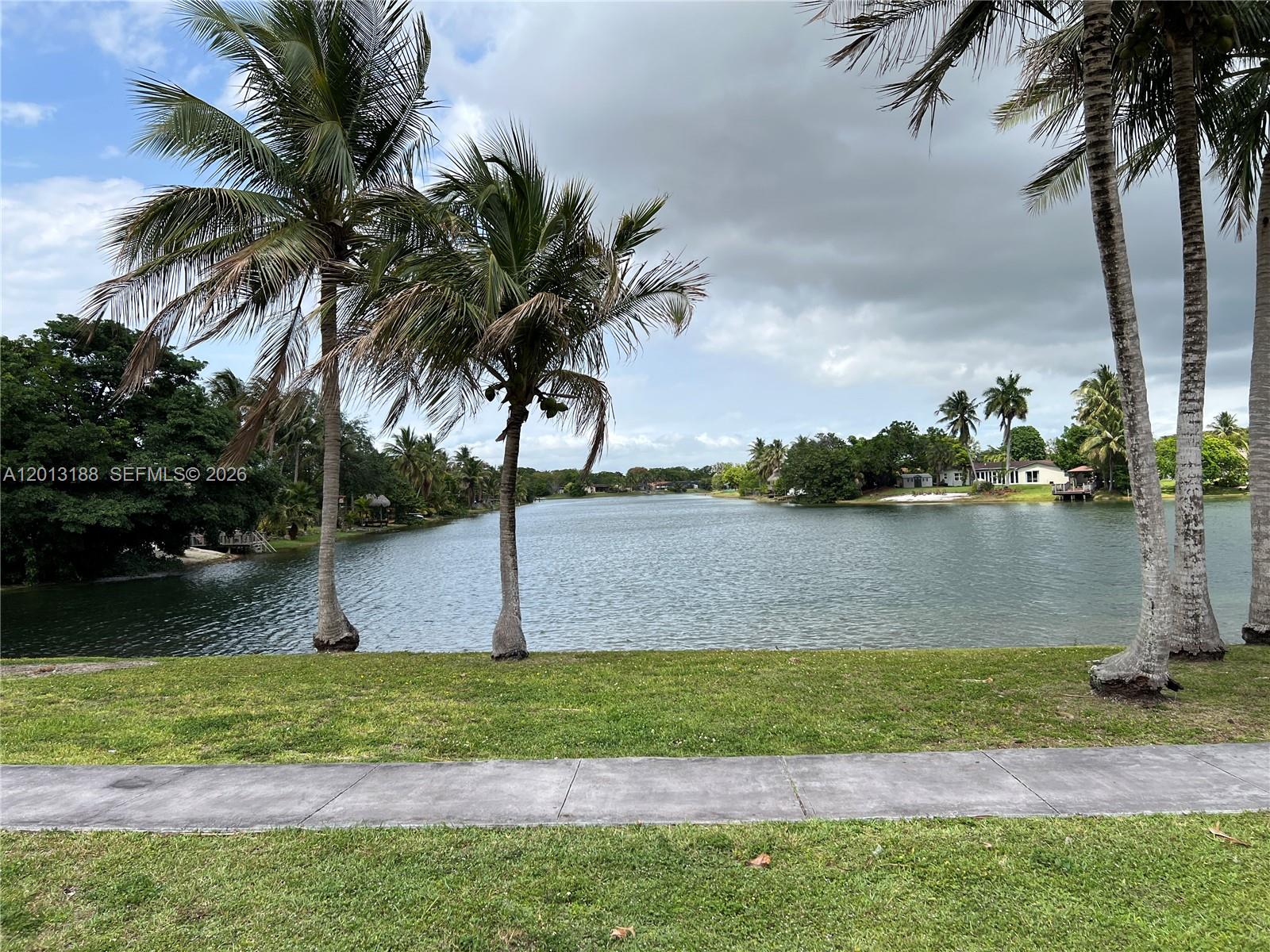 PROMENADE AT KENDALE LAKES - Residential