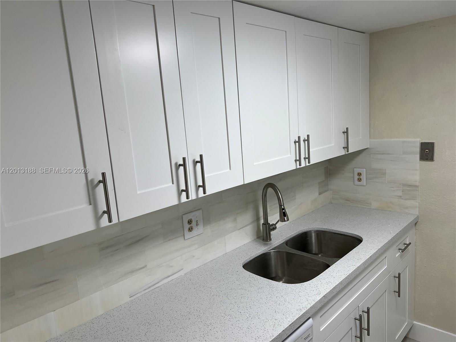 PROMENADE AT KENDALE LAKES - Residential