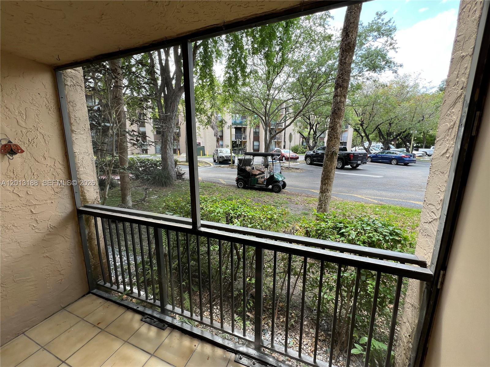 PROMENADE AT KENDALE LAKES - Residential