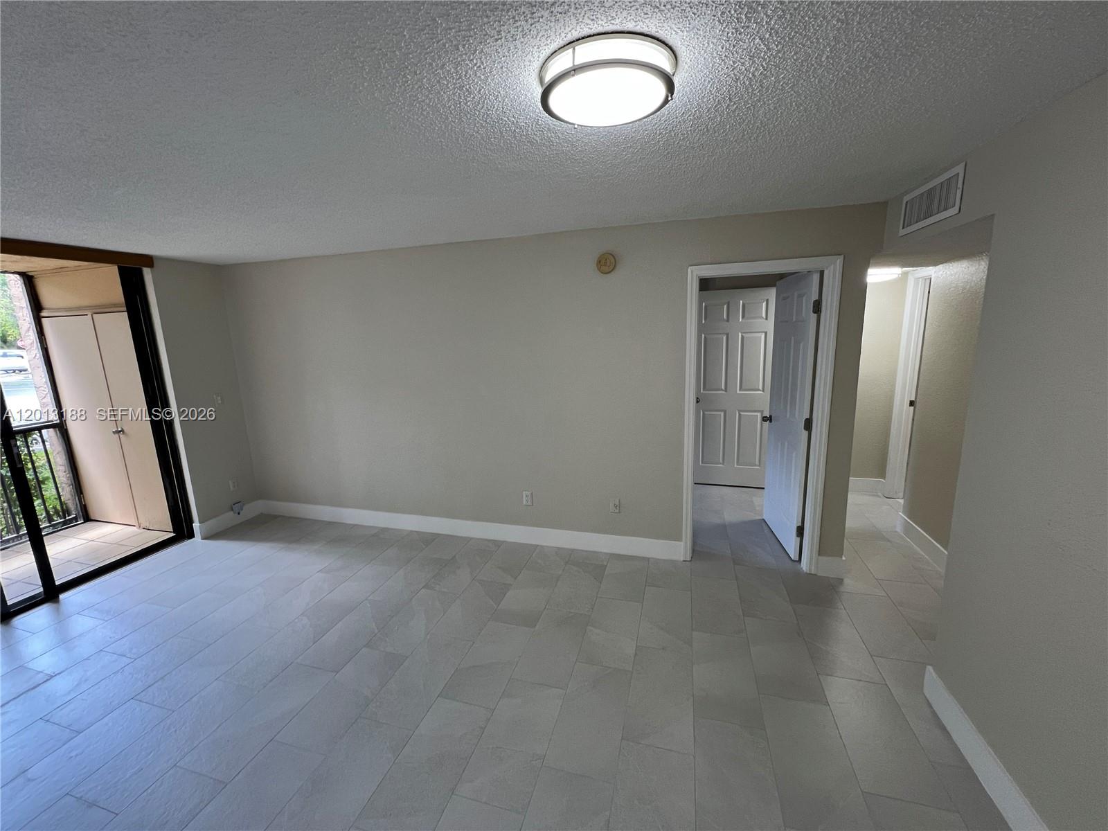 PROMENADE AT KENDALE LAKES - Residential