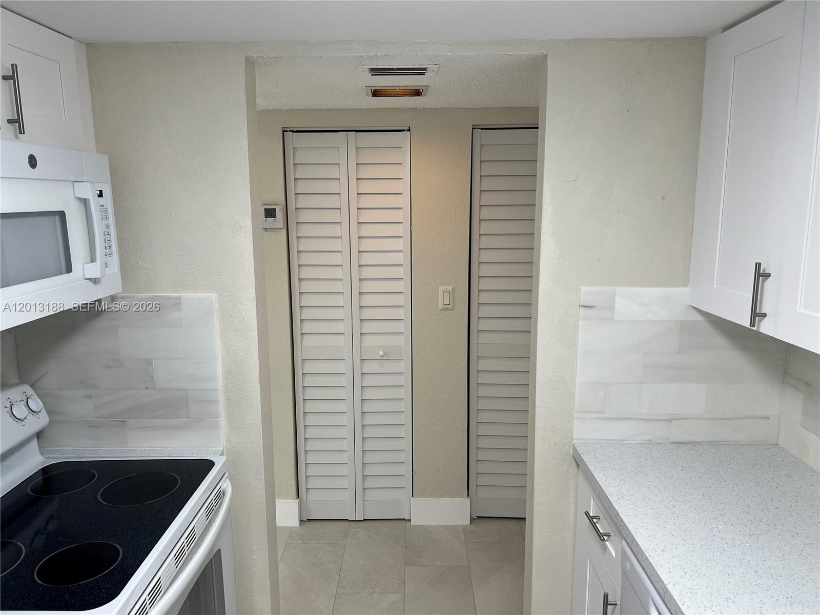 PROMENADE AT KENDALE LAKES - Residential