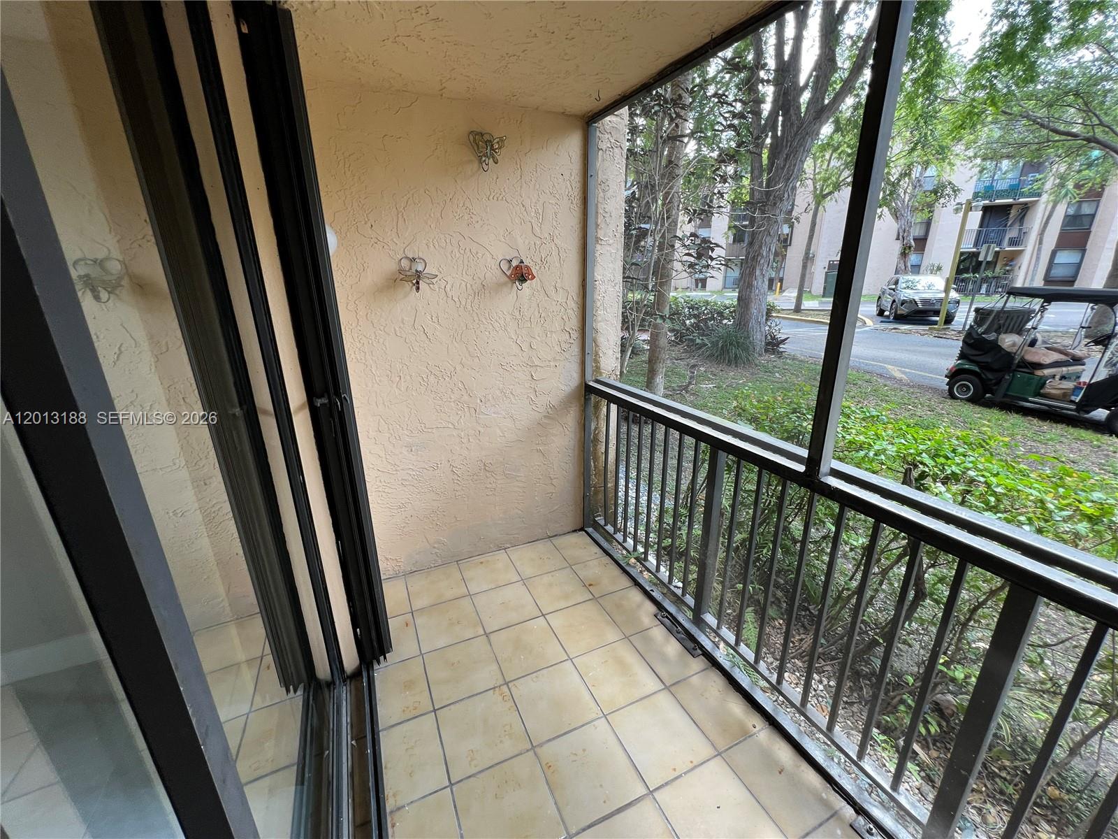 PROMENADE AT KENDALE LAKES - Residential