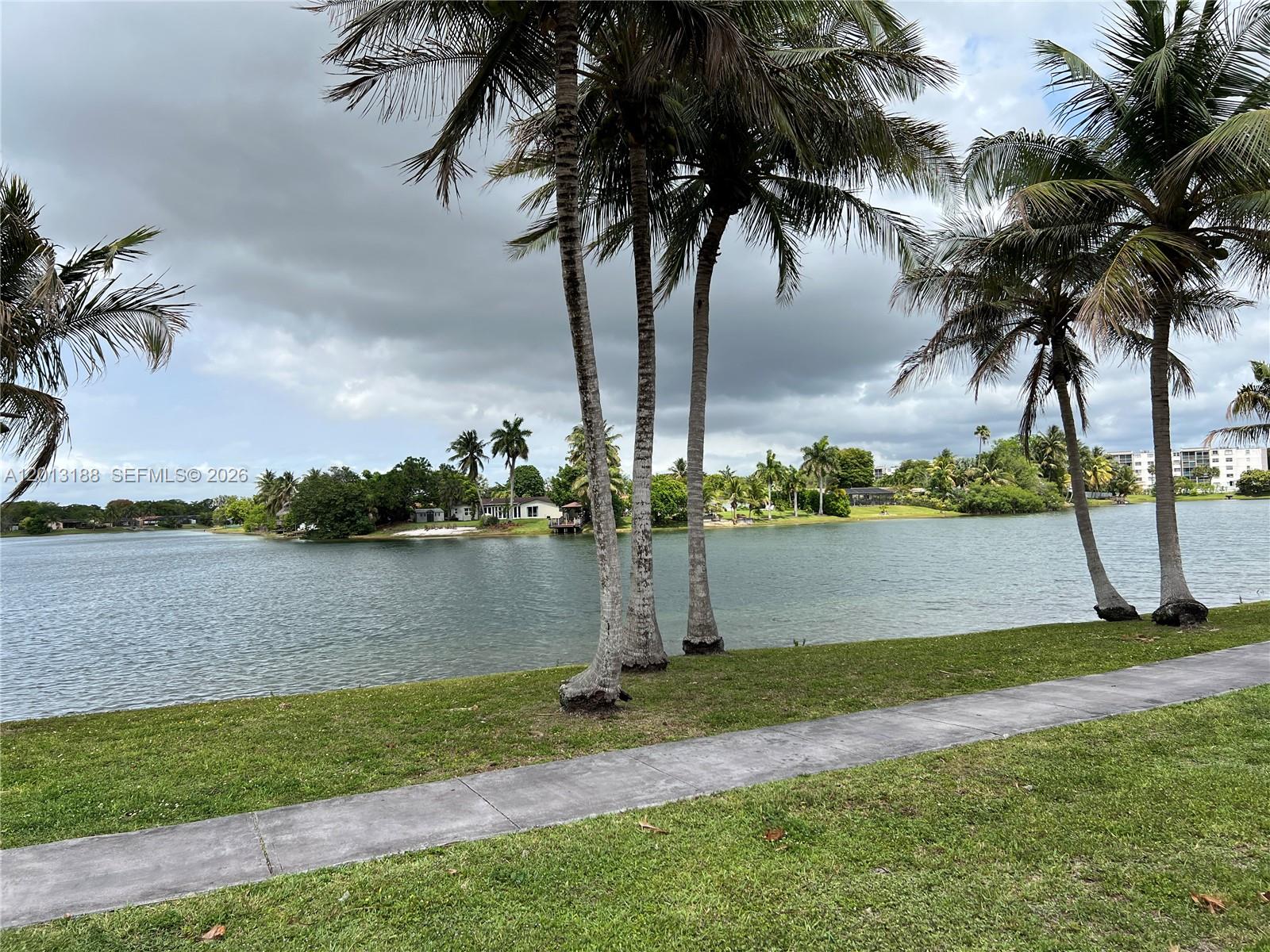 PROMENADE AT KENDALE LAKES - Residential
