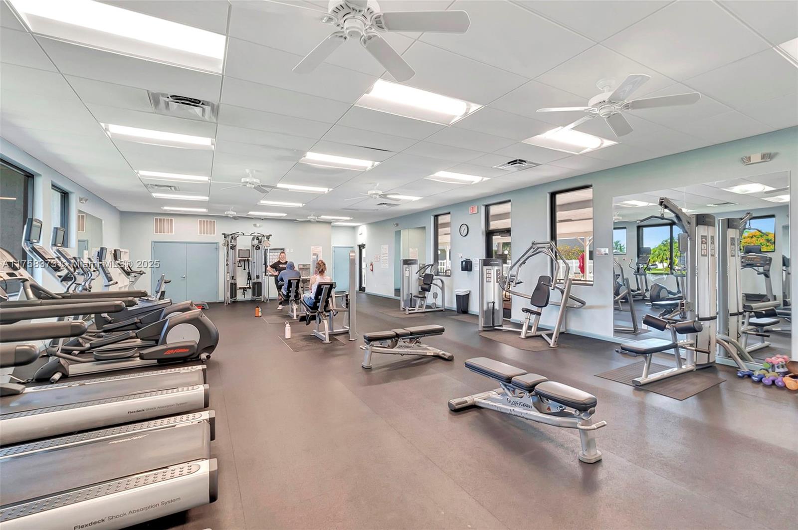 DELRAY VILLAS 2 - Residential