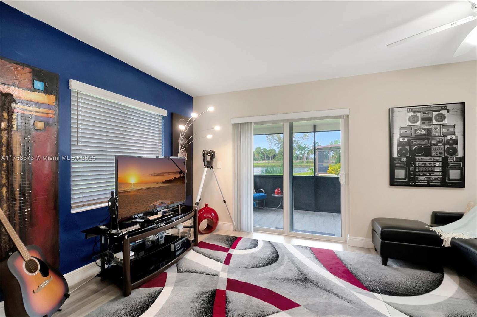 DELRAY VILLAS 2 - Residential