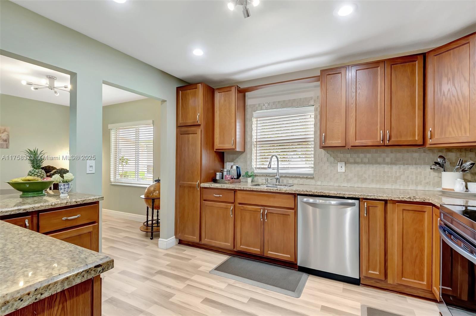 DELRAY VILLAS 2 - Residential