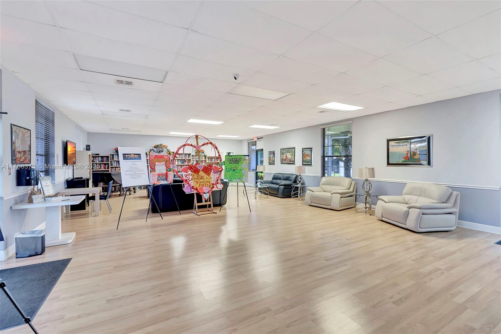 DELRAY VILLAS 2 - Residential