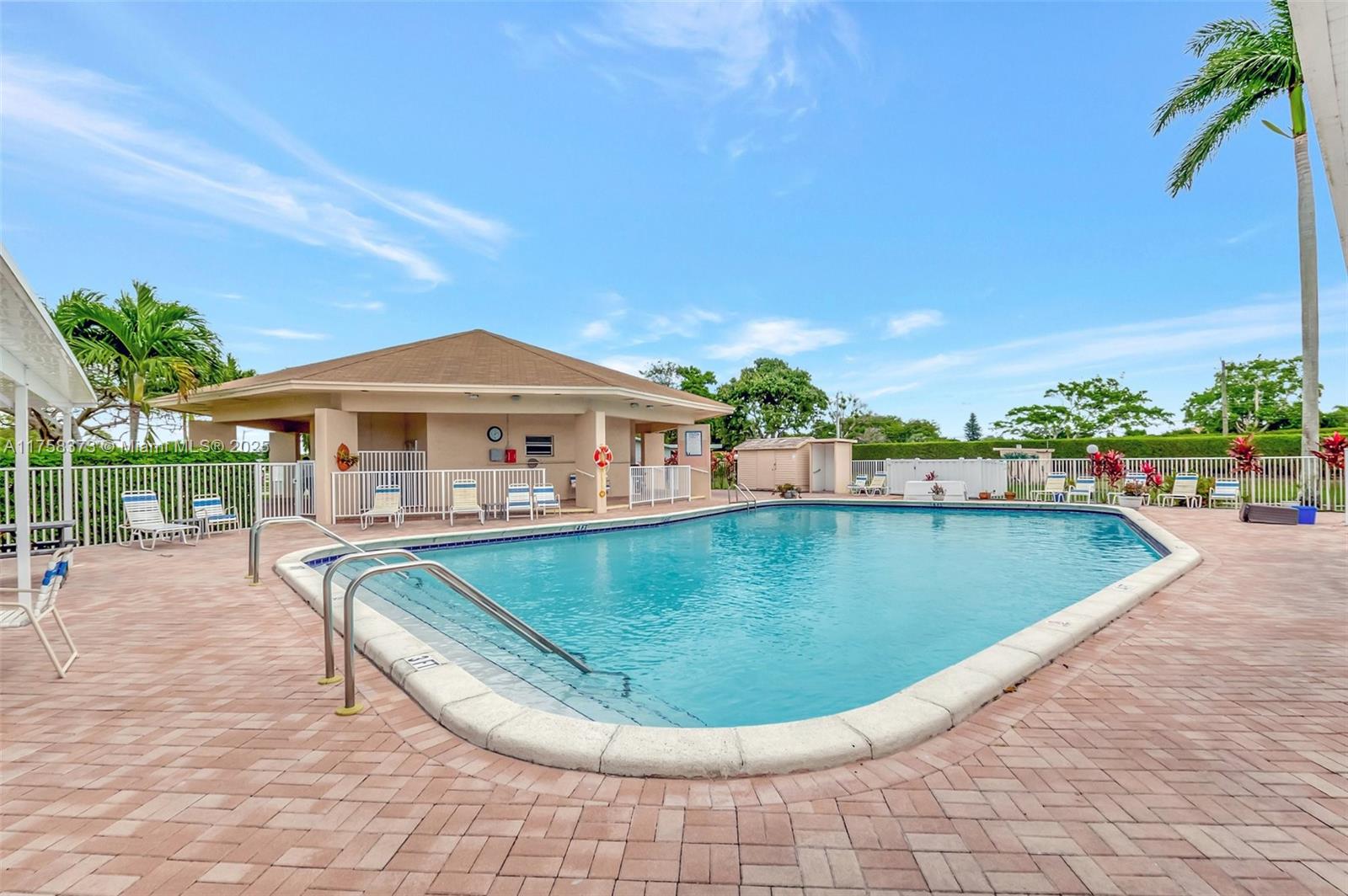 DELRAY VILLAS 2 - Residential