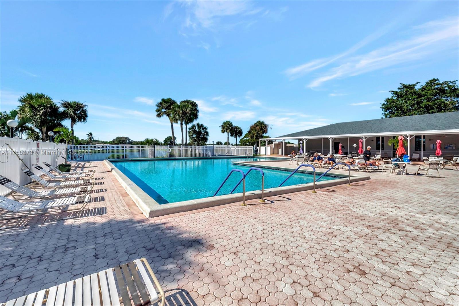 DELRAY VILLAS 2 - Residential