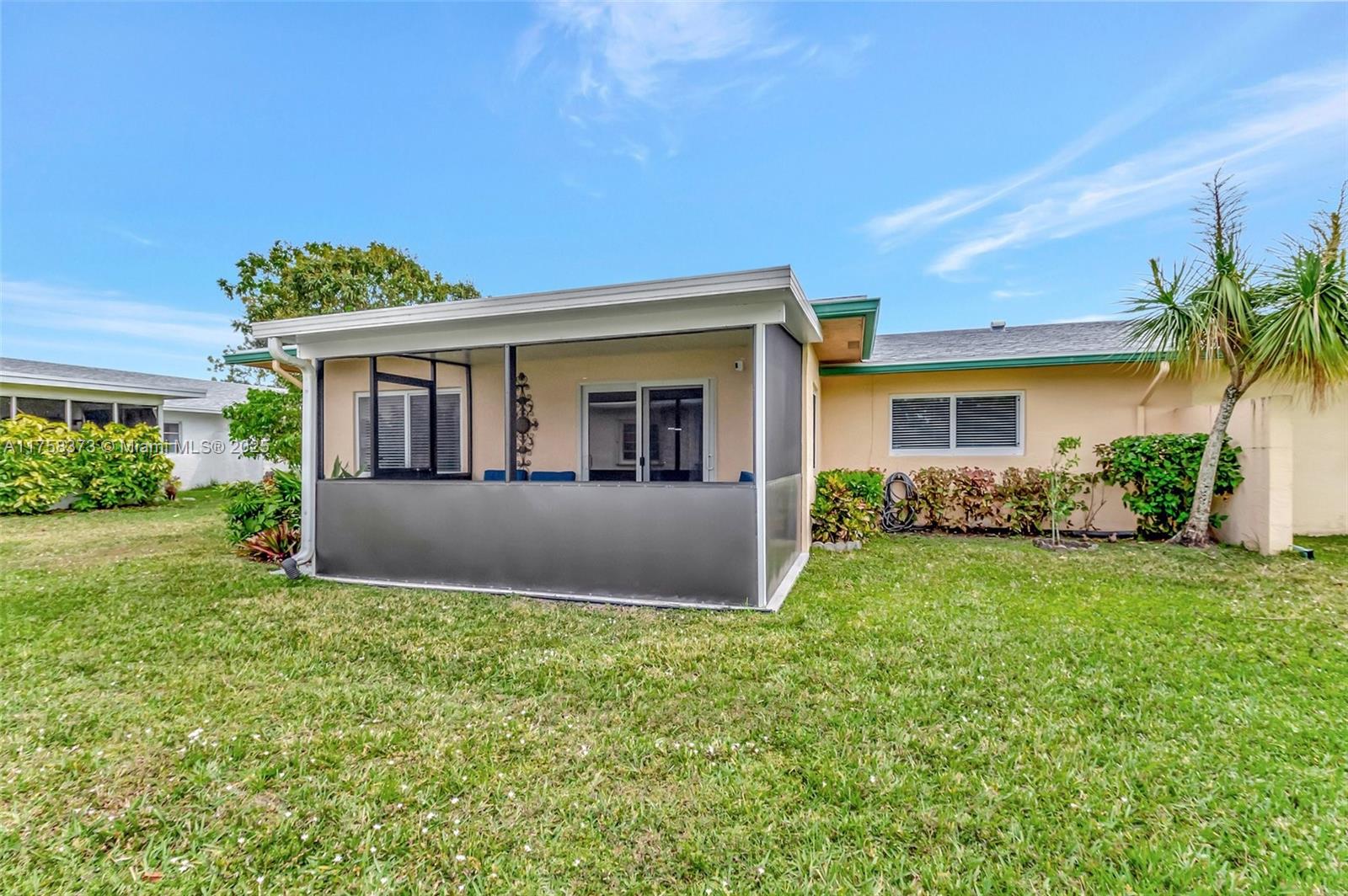 DELRAY VILLAS 2 - Residential
