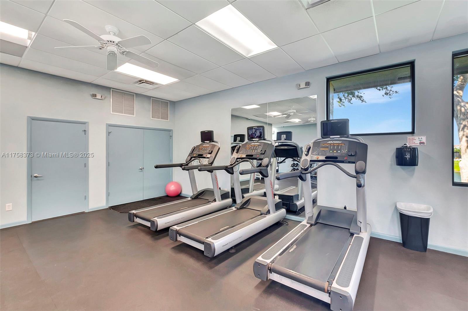 DELRAY VILLAS 2 - Residential