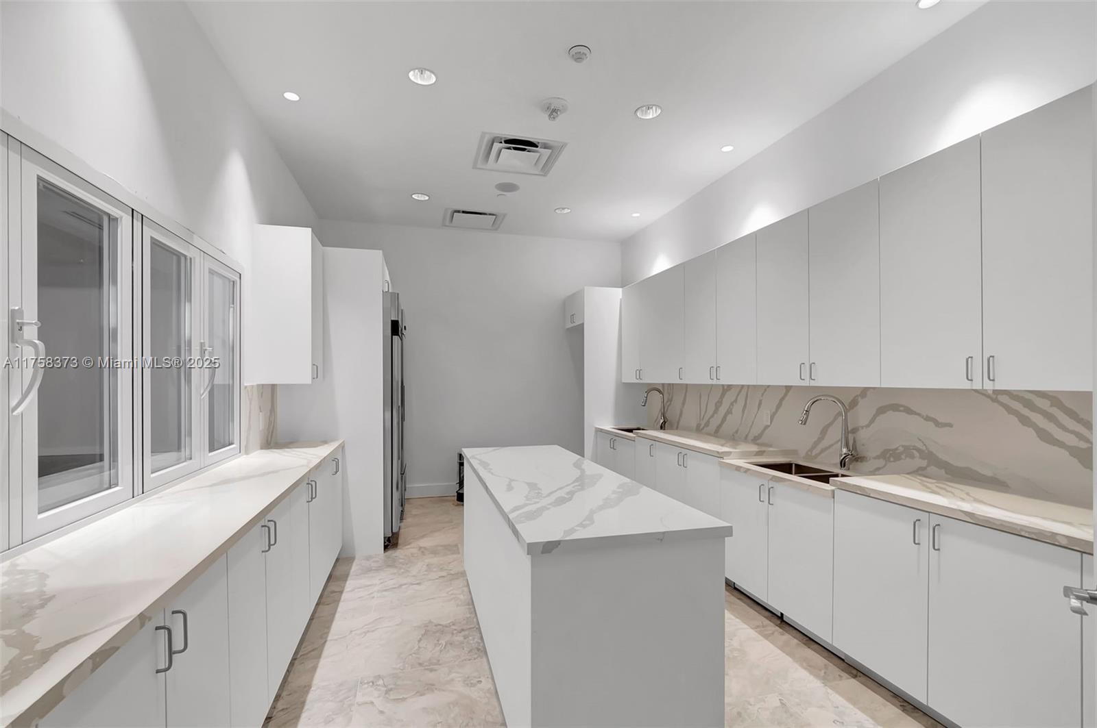 DELRAY VILLAS 2 - Residential