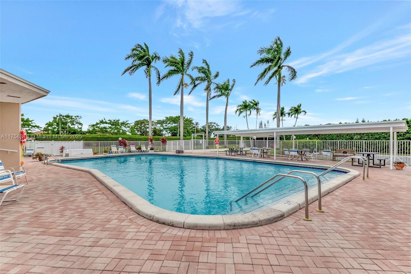 DELRAY VILLAS 2 - Residential