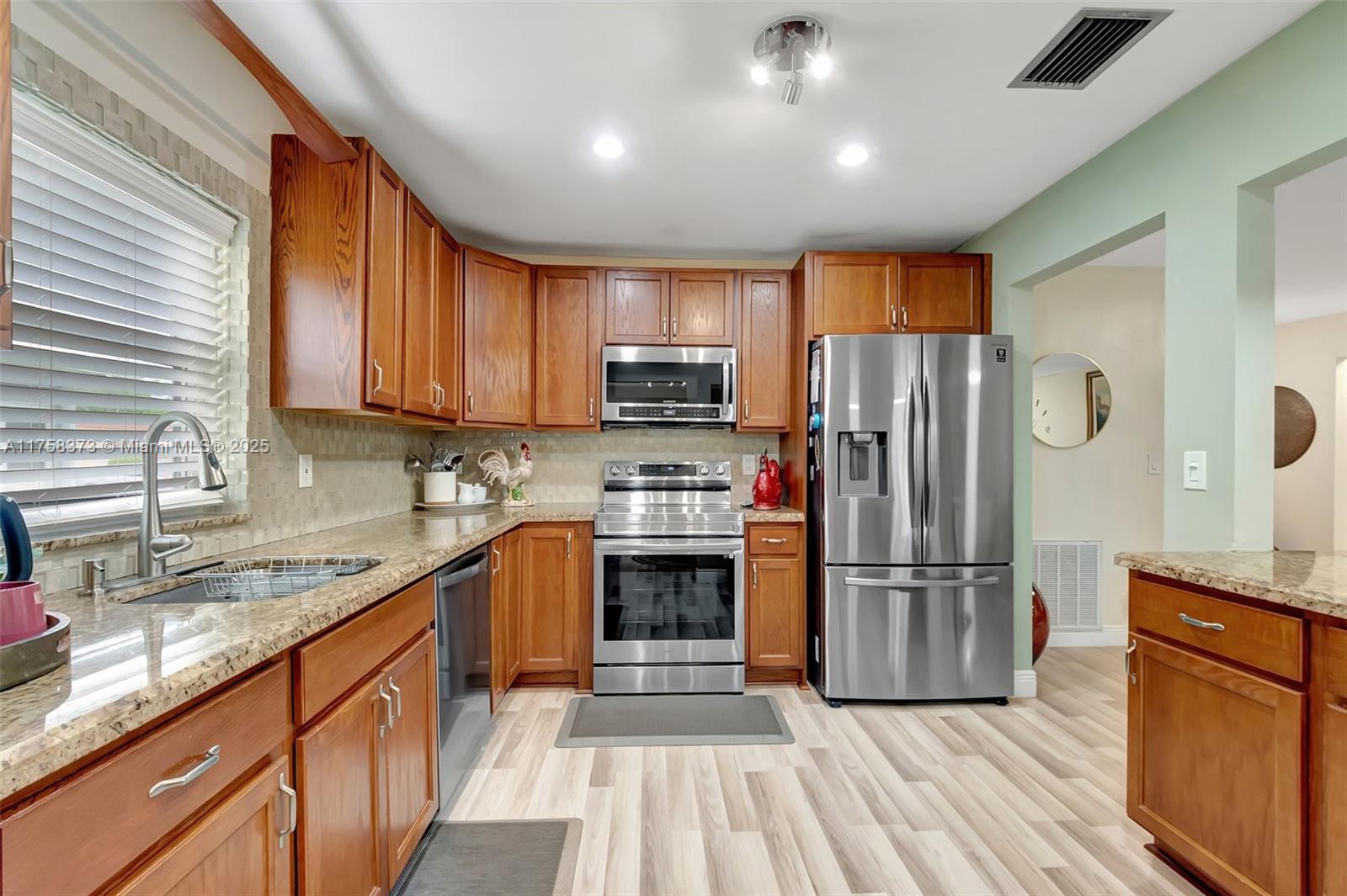 DELRAY VILLAS 2 - Residential