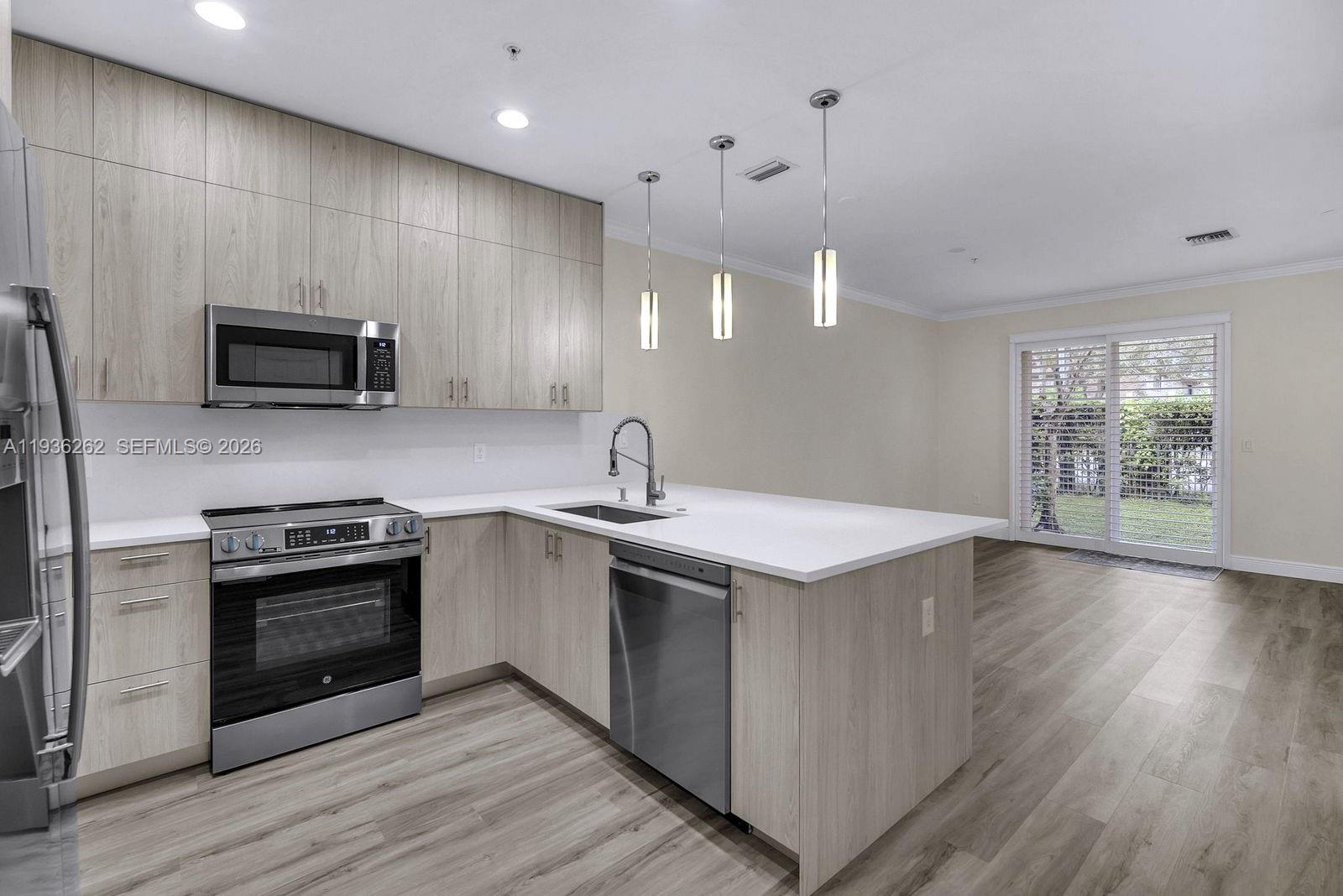 EMERALD CREEK TOWNHOMES - Residential