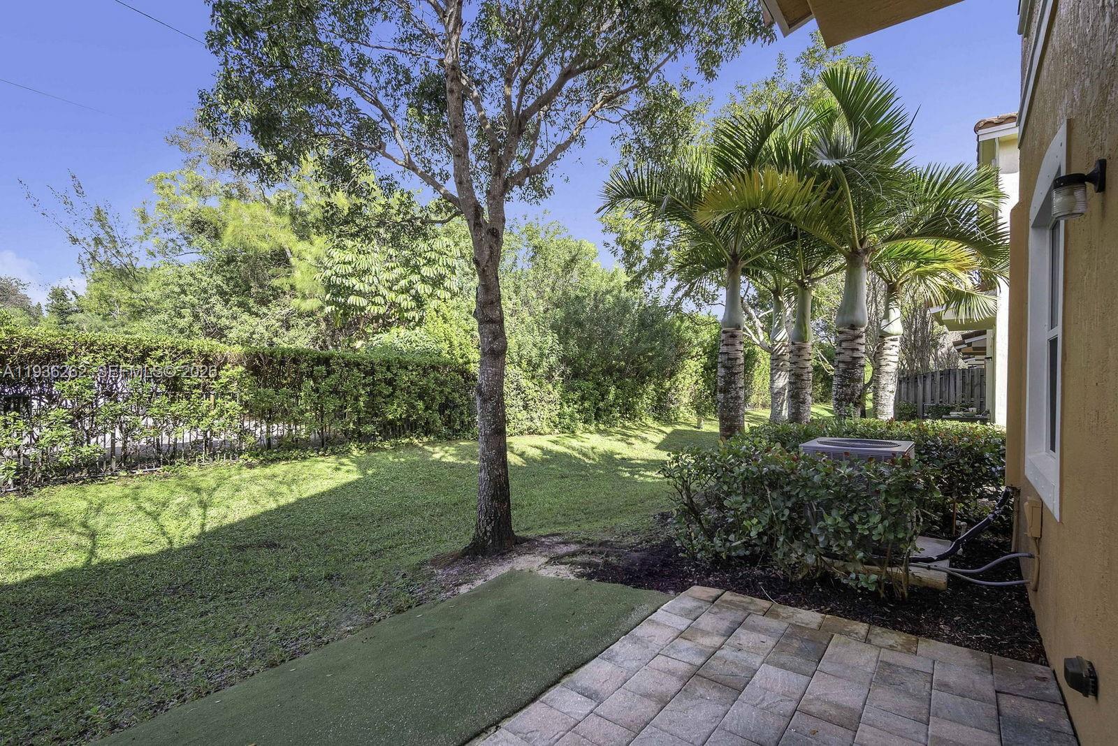 EMERALD CREEK TOWNHOMES - Residential