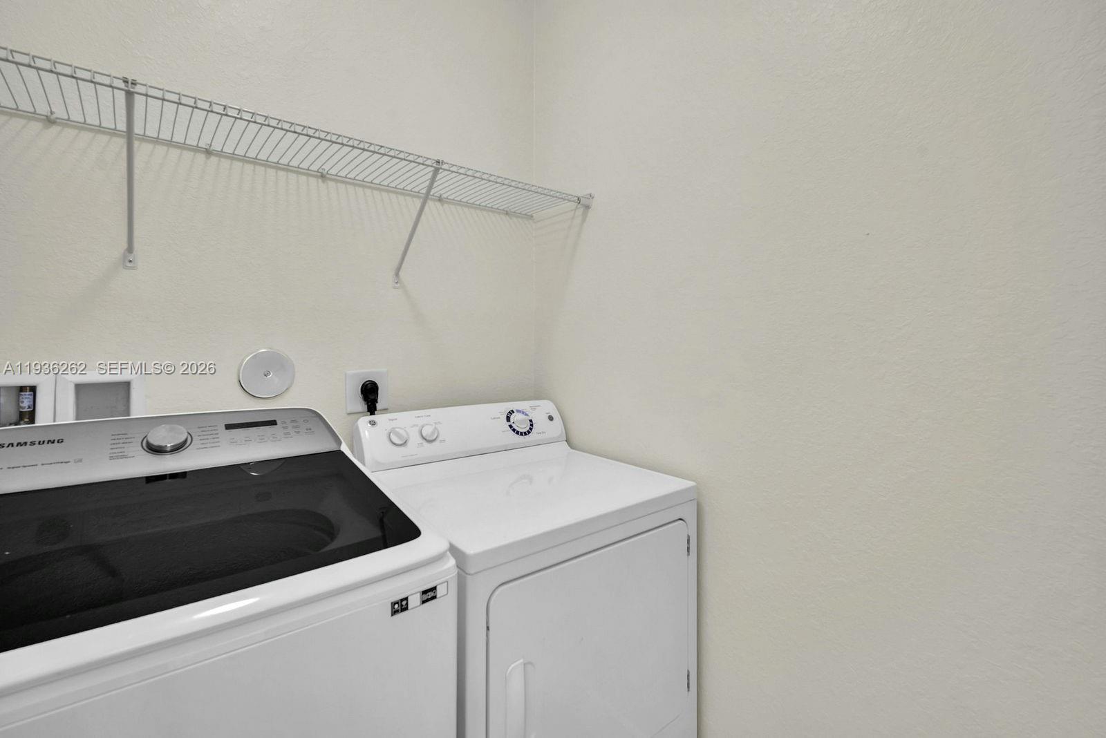 EMERALD CREEK TOWNHOMES - Residential