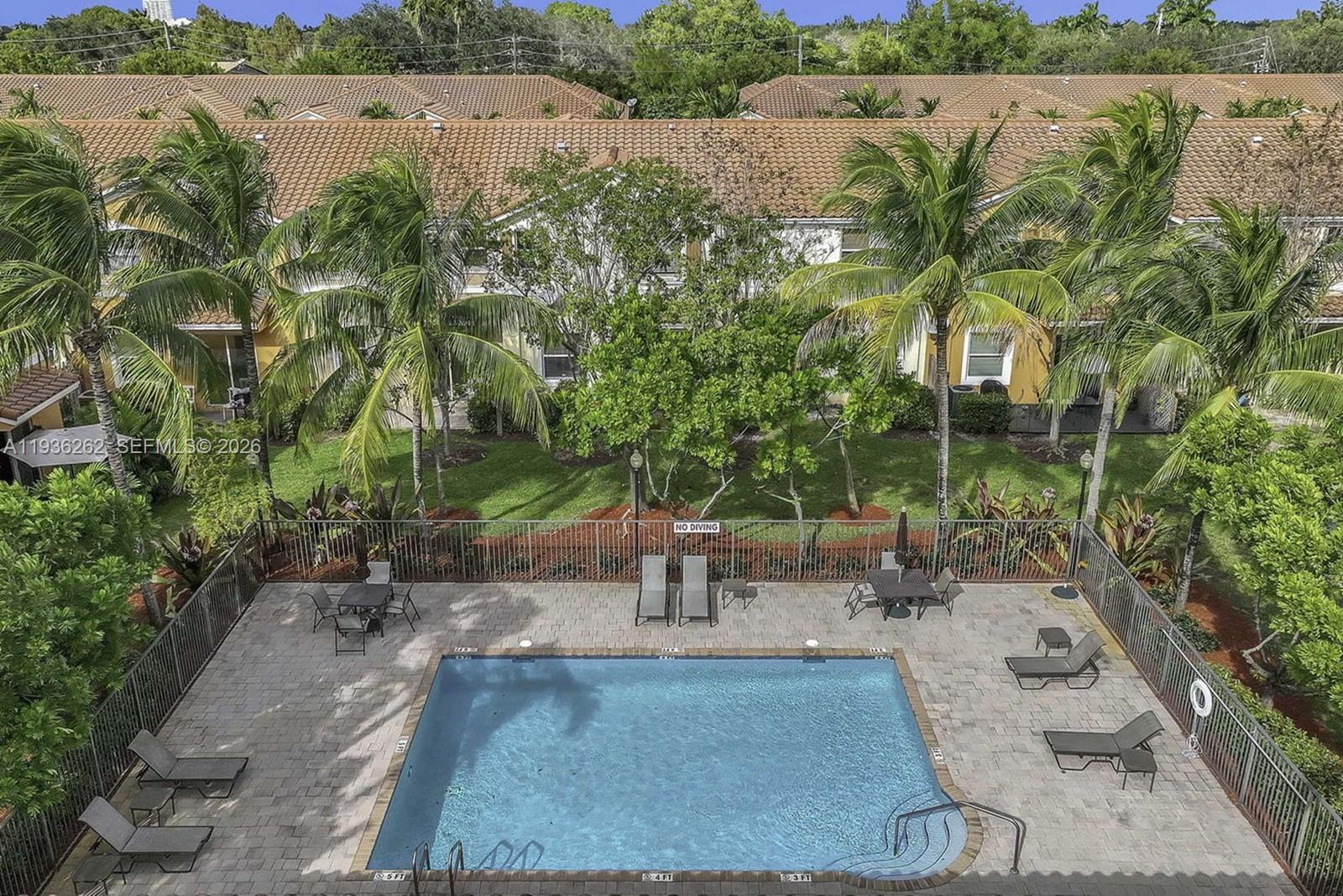 EMERALD CREEK TOWNHOMES - Residential