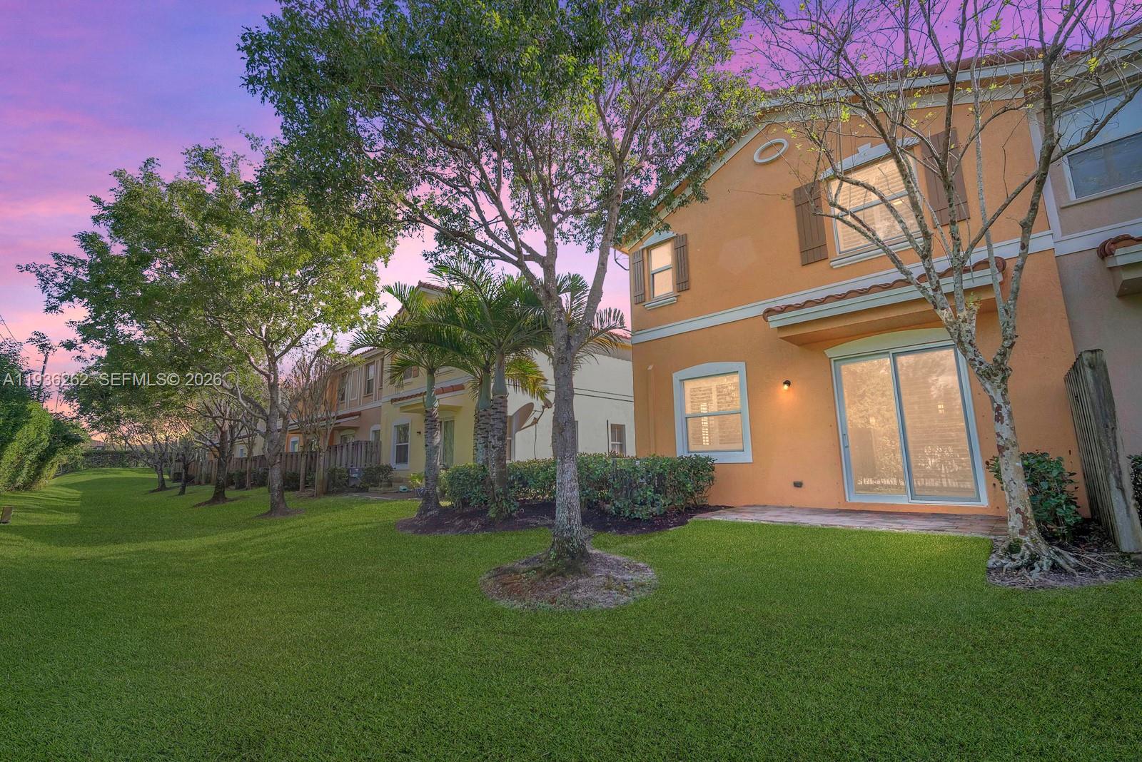 EMERALD CREEK TOWNHOMES - Residential