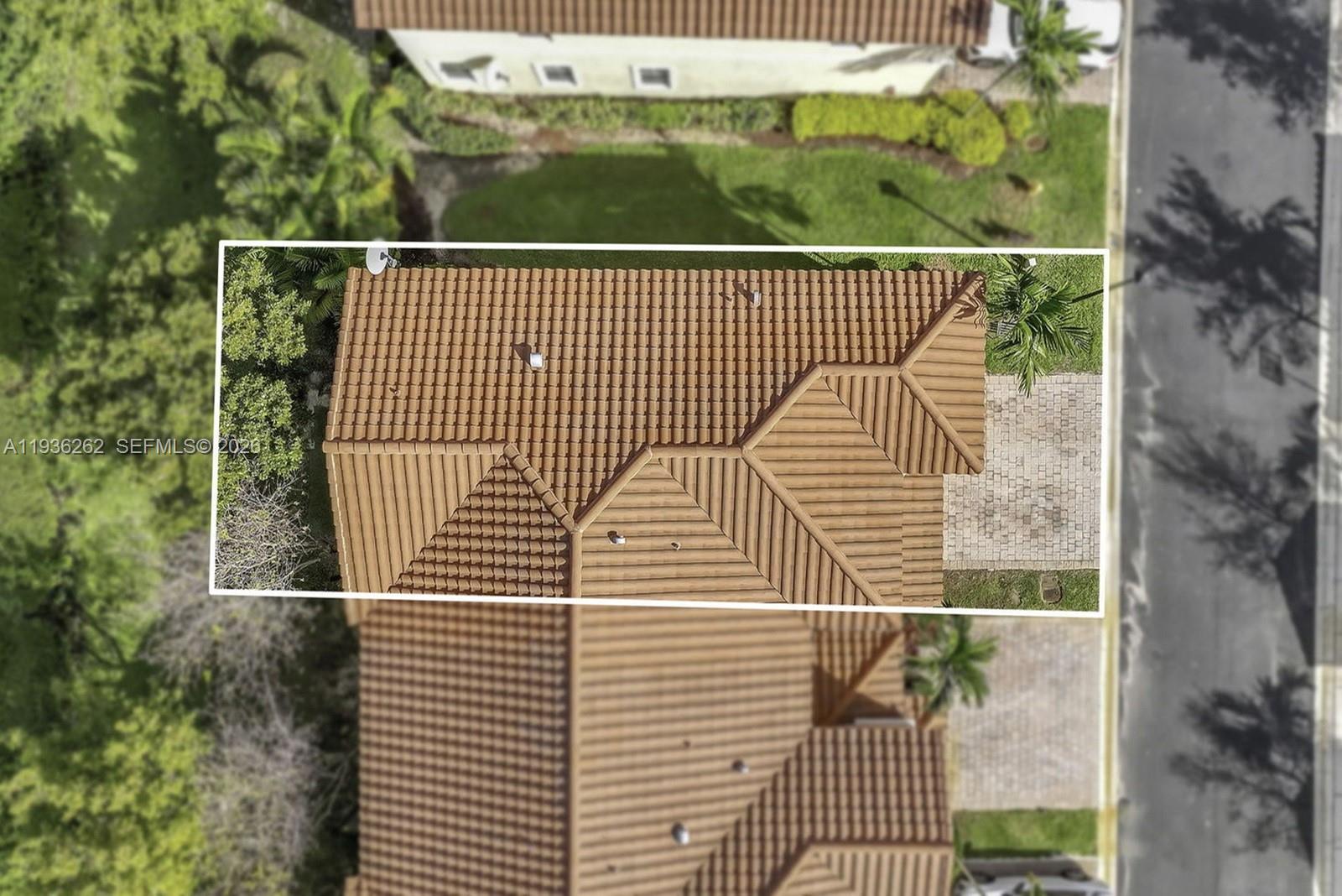 EMERALD CREEK TOWNHOMES - Residential