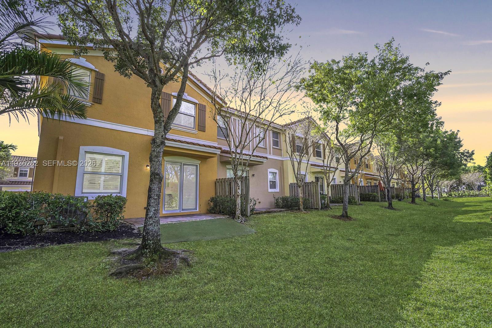 EMERALD CREEK TOWNHOMES - Residential