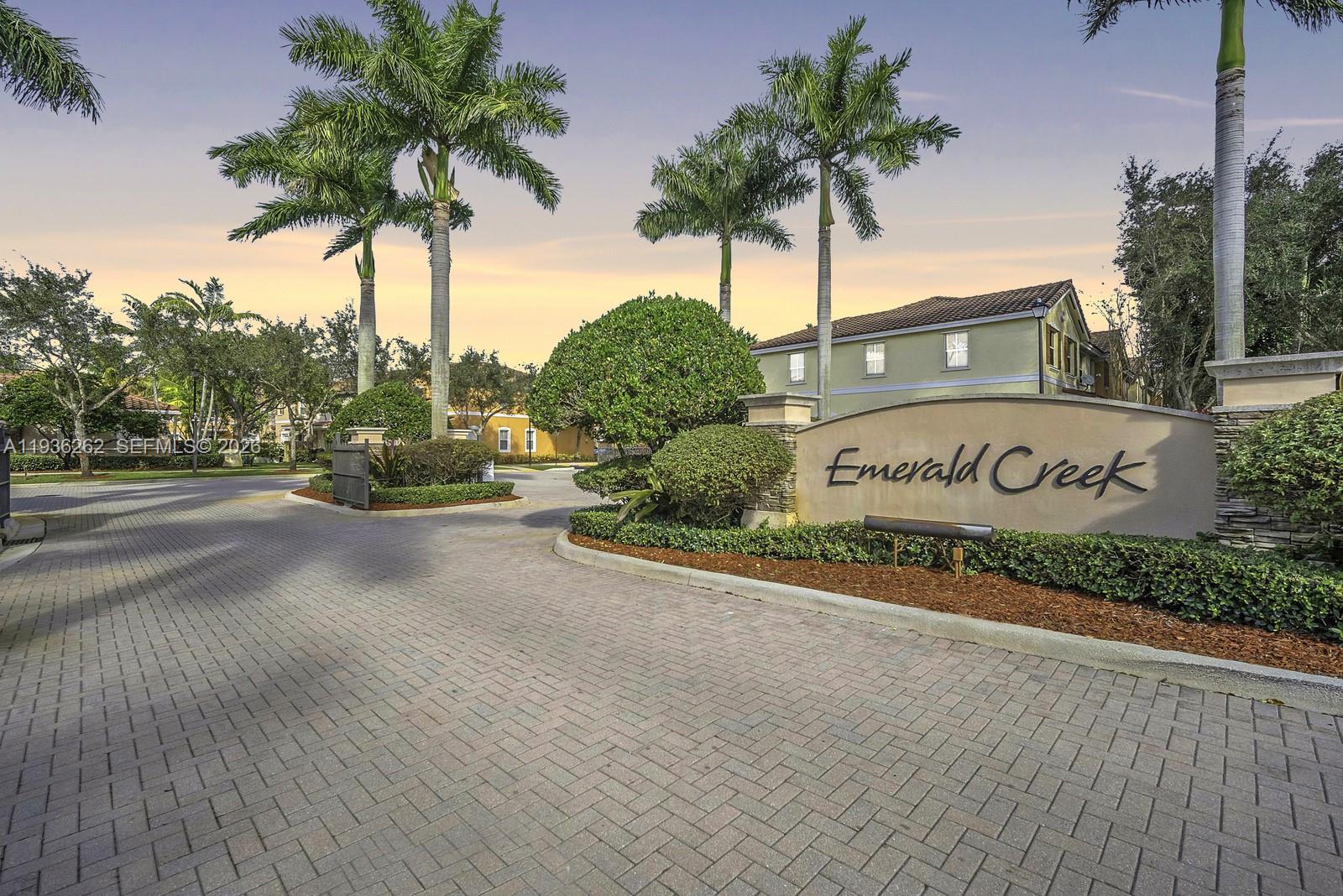 EMERALD CREEK TOWNHOMES - Residential
