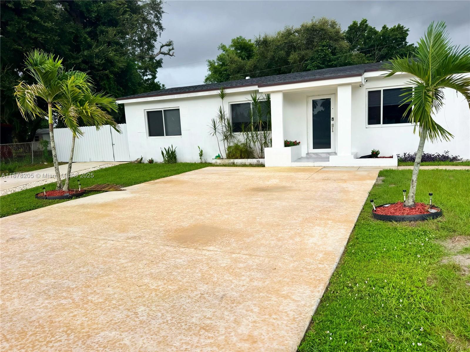 Beautiful single-family home located in one of the most desirable areas of Miami Gardens. Nestled on a quiet street, this property features a spacious backyard, 3 bedrooms, 2 bathrooms, a laundry area, and an open-concept floor plan that has been completely remodeled. Enjoy included internet service and landscaping maintenance, plus plenty of parking space for the whole family. Convenient access to the expressway and main roads makes commuting easy.
Schedule a showing today, rapid approval !