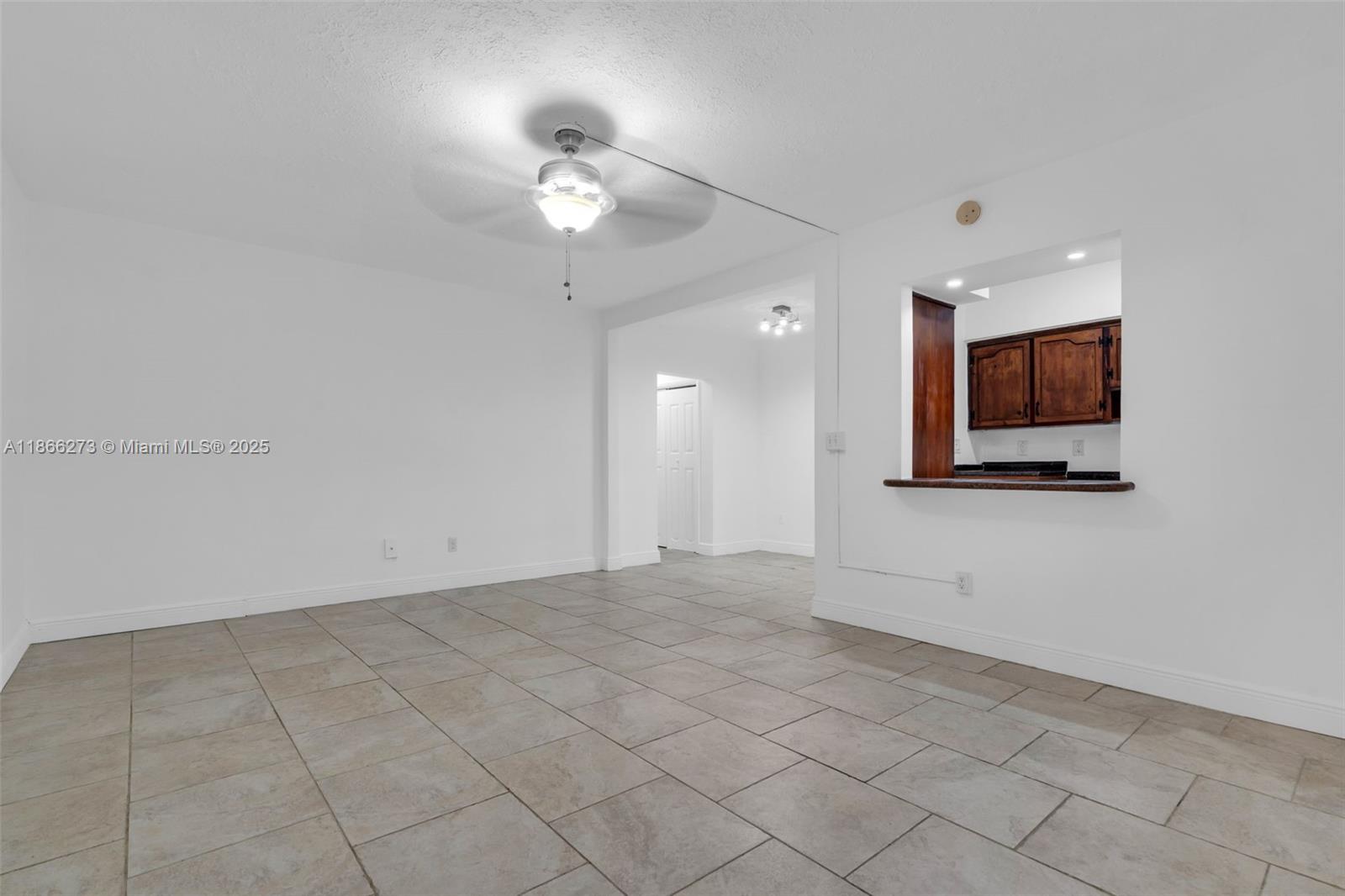 MOONGLOW CONDO - Residential