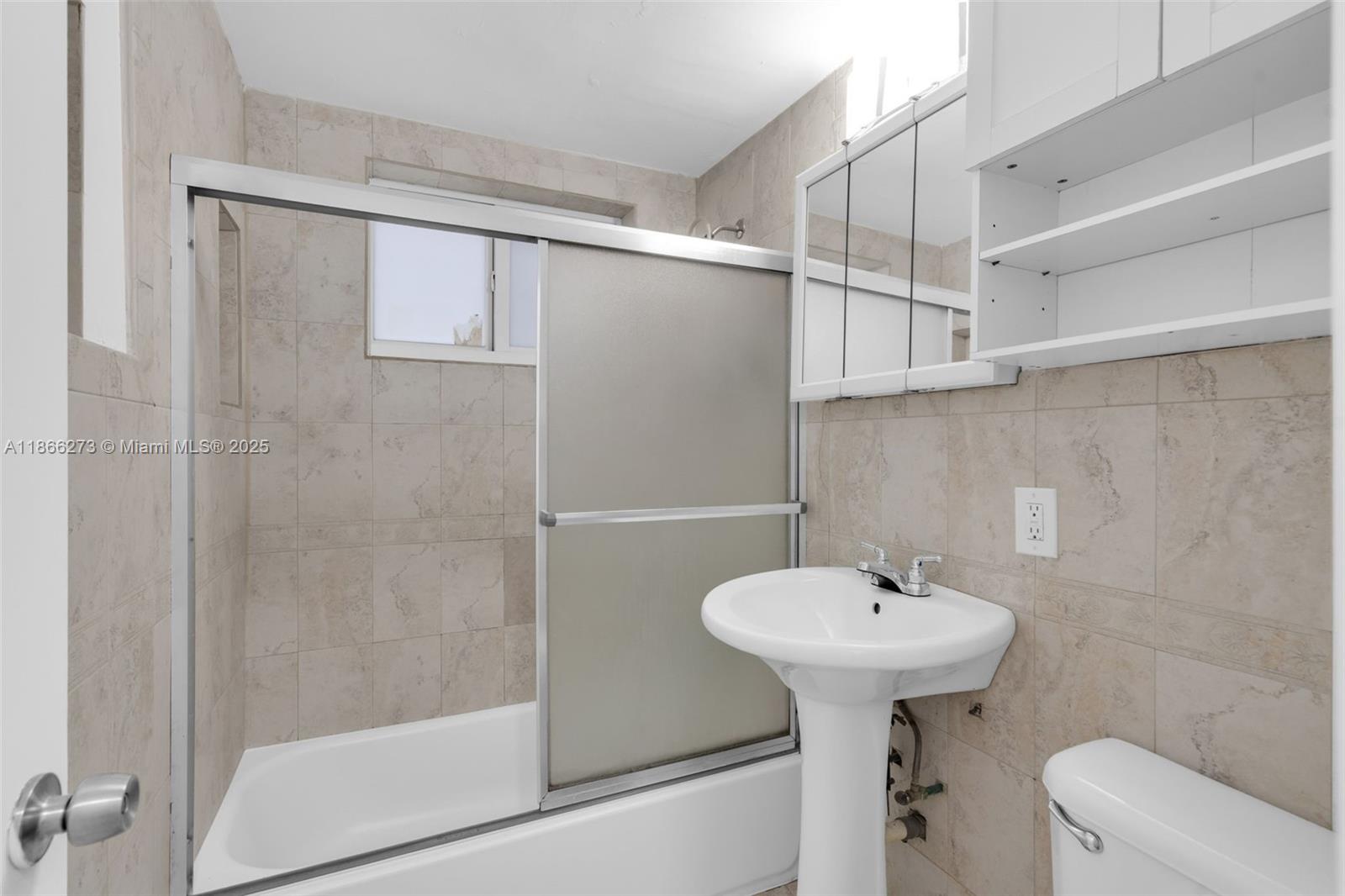 MOONGLOW CONDO - Residential