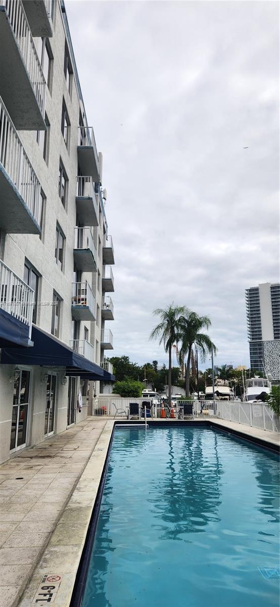 SERENITY ON THE RIVER CON - Residential Lease