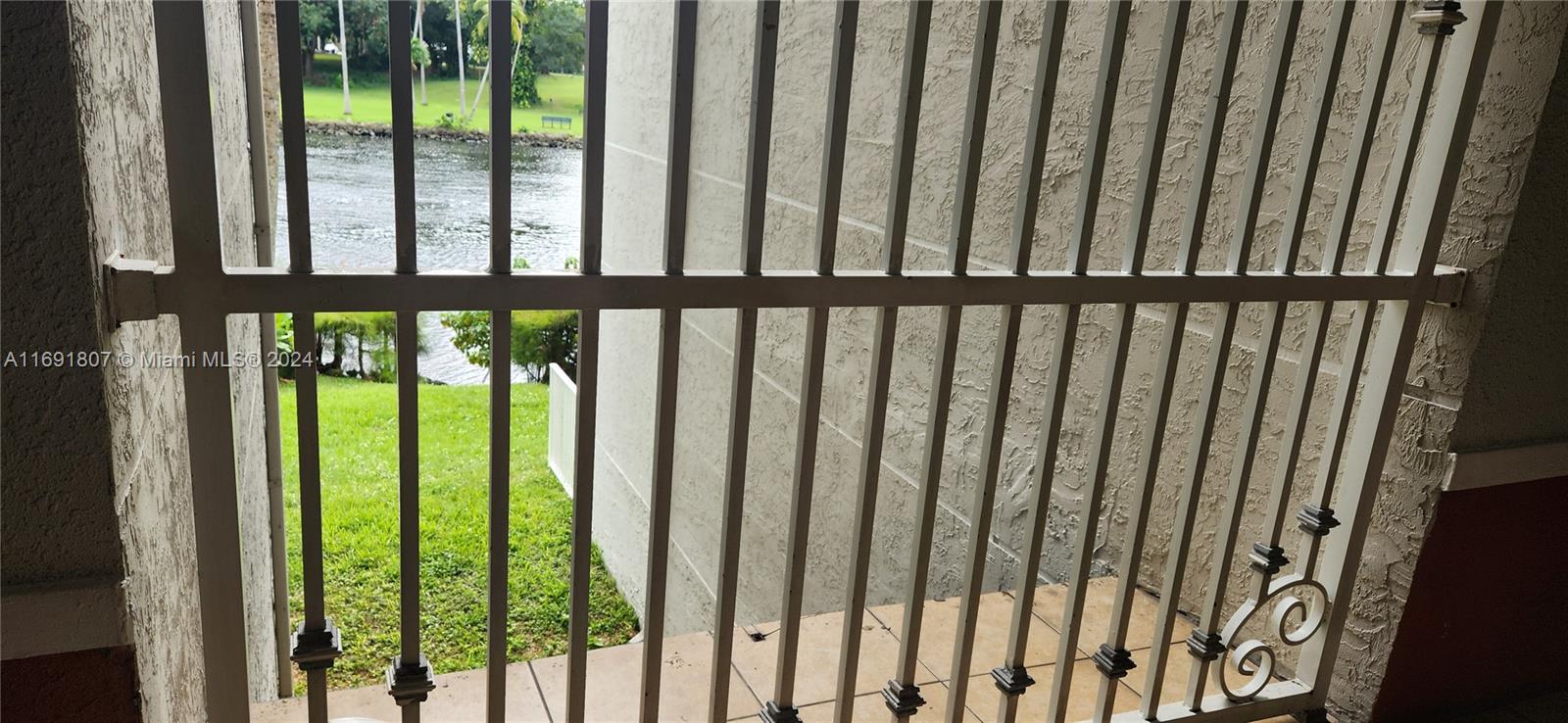 SERENITY ON THE RIVER CON - Residential Lease