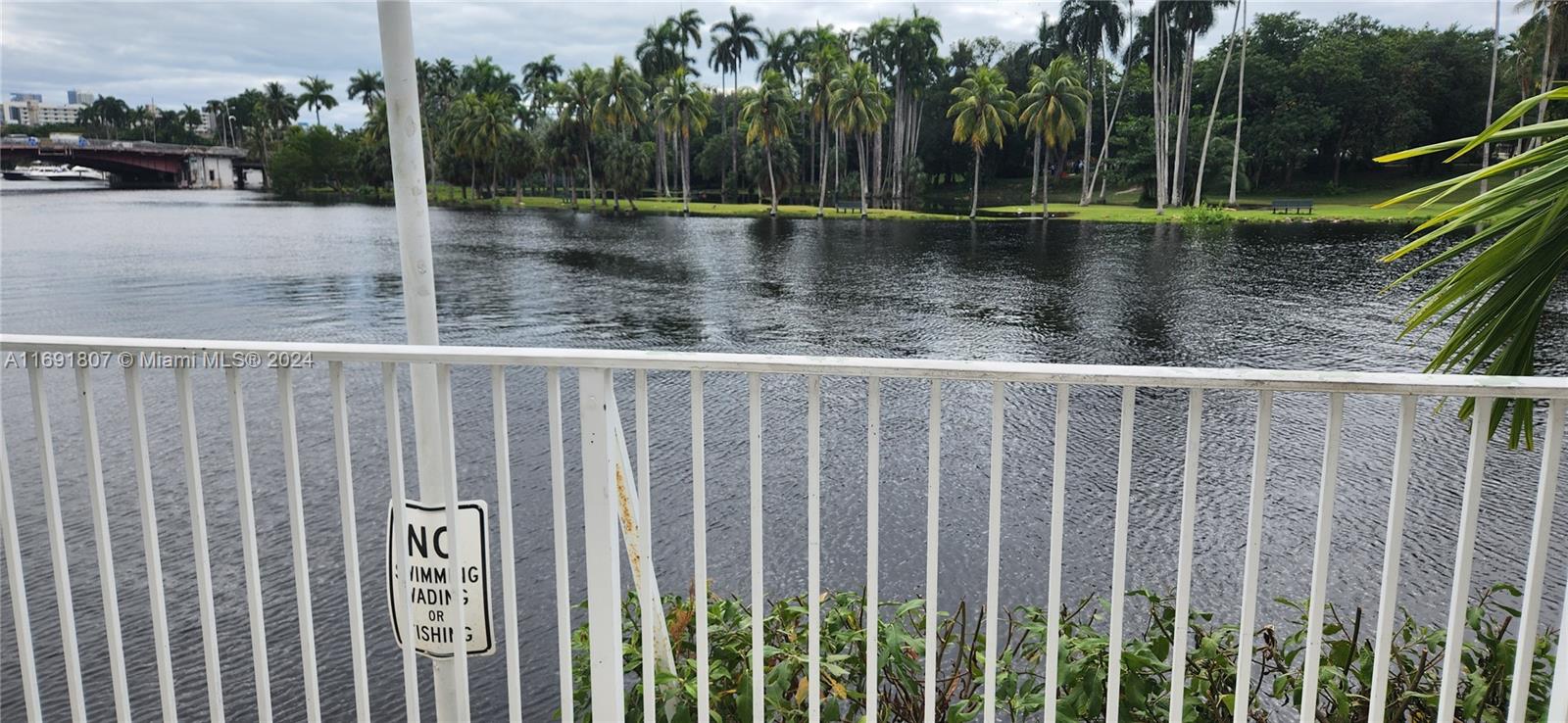 SERENITY ON THE RIVER CON - Residential Lease