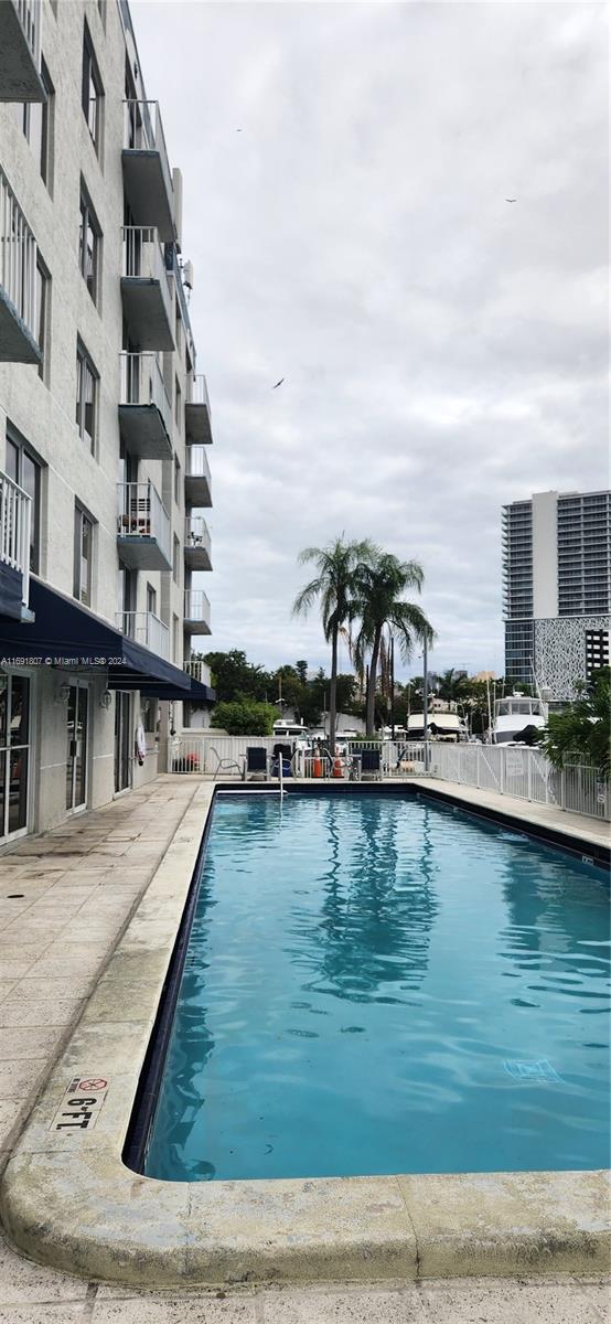 SERENITY ON THE RIVER CON - Residential Lease