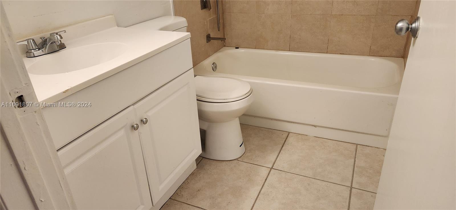 SERENITY ON THE RIVER CON - Residential Lease