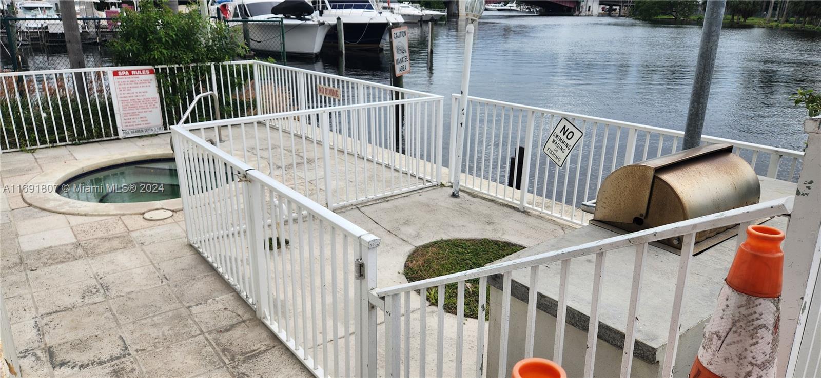 SERENITY ON THE RIVER CON - Residential Lease