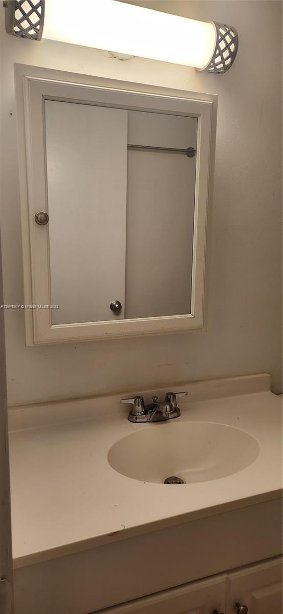 SERENITY ON THE RIVER CON - Residential Lease